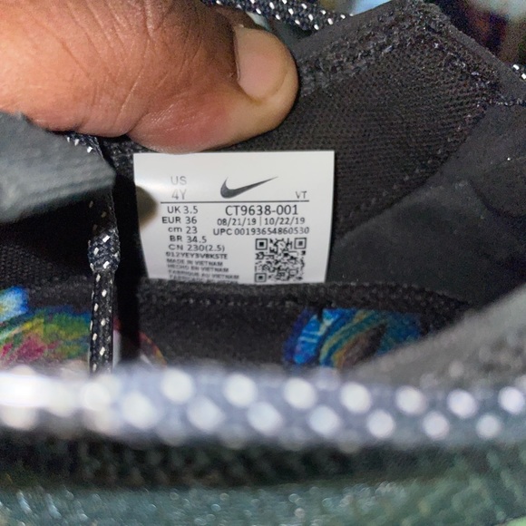 Nike Vapormax Bubble Pack Black 4Y - Picture 8 of 9